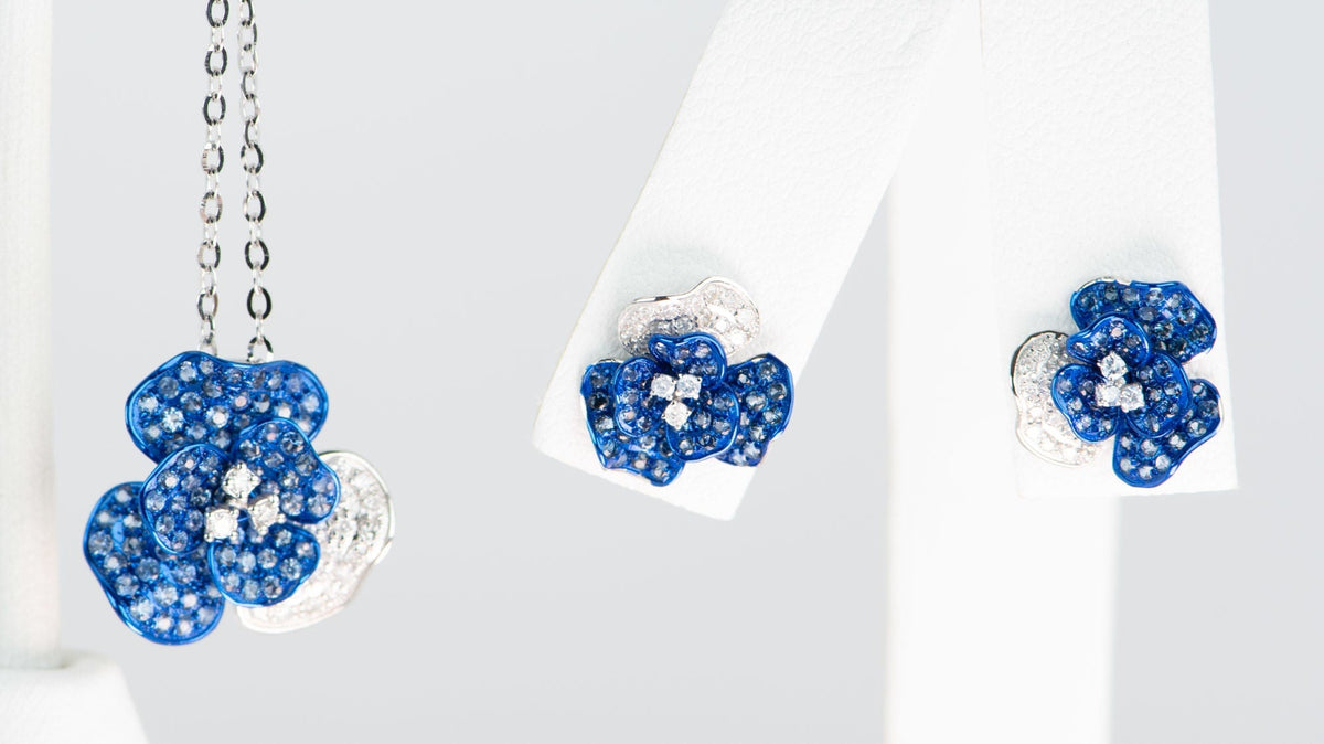 18K Gold Floral Earrings Diamond Pave Light Weight R3211 Aurora Designer