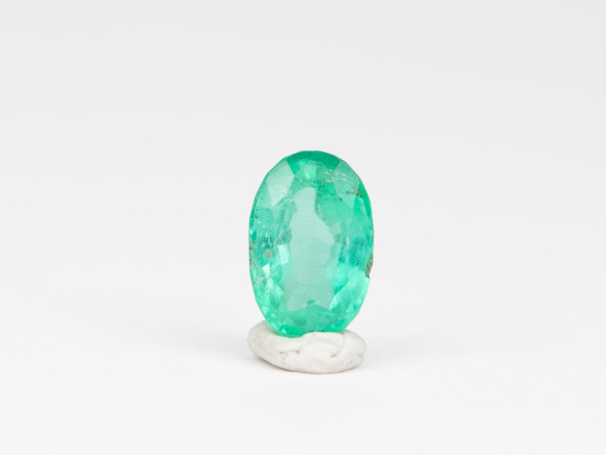 0.95ct Oval Shape Emerald, 7.0x4.4x4.1 EM12 Aurora Designer