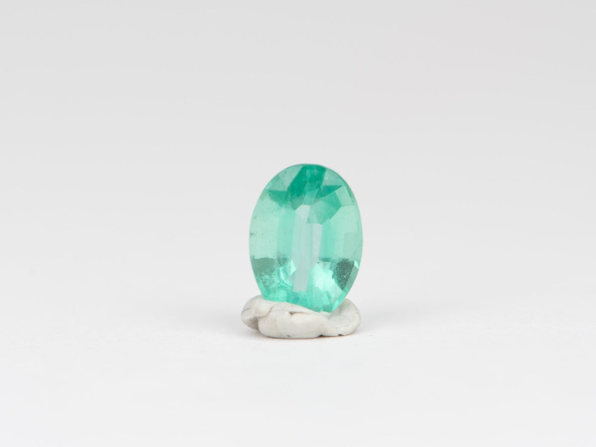 0.78ct Oval Shape Emerald, 7.0x5.1x3.5 EM13 Aurora Designer
