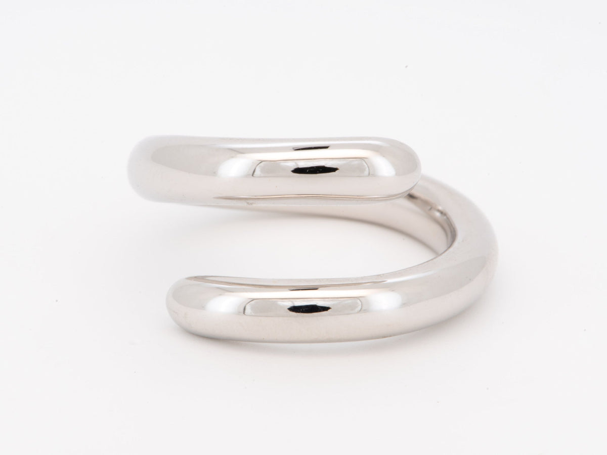 18K Gold Dual Tone Interlinked Ribbed Curvy Ring Band Hollow Light Weight Chunky High Rise Profile Designer Jewelry M5060 Aurora Designer