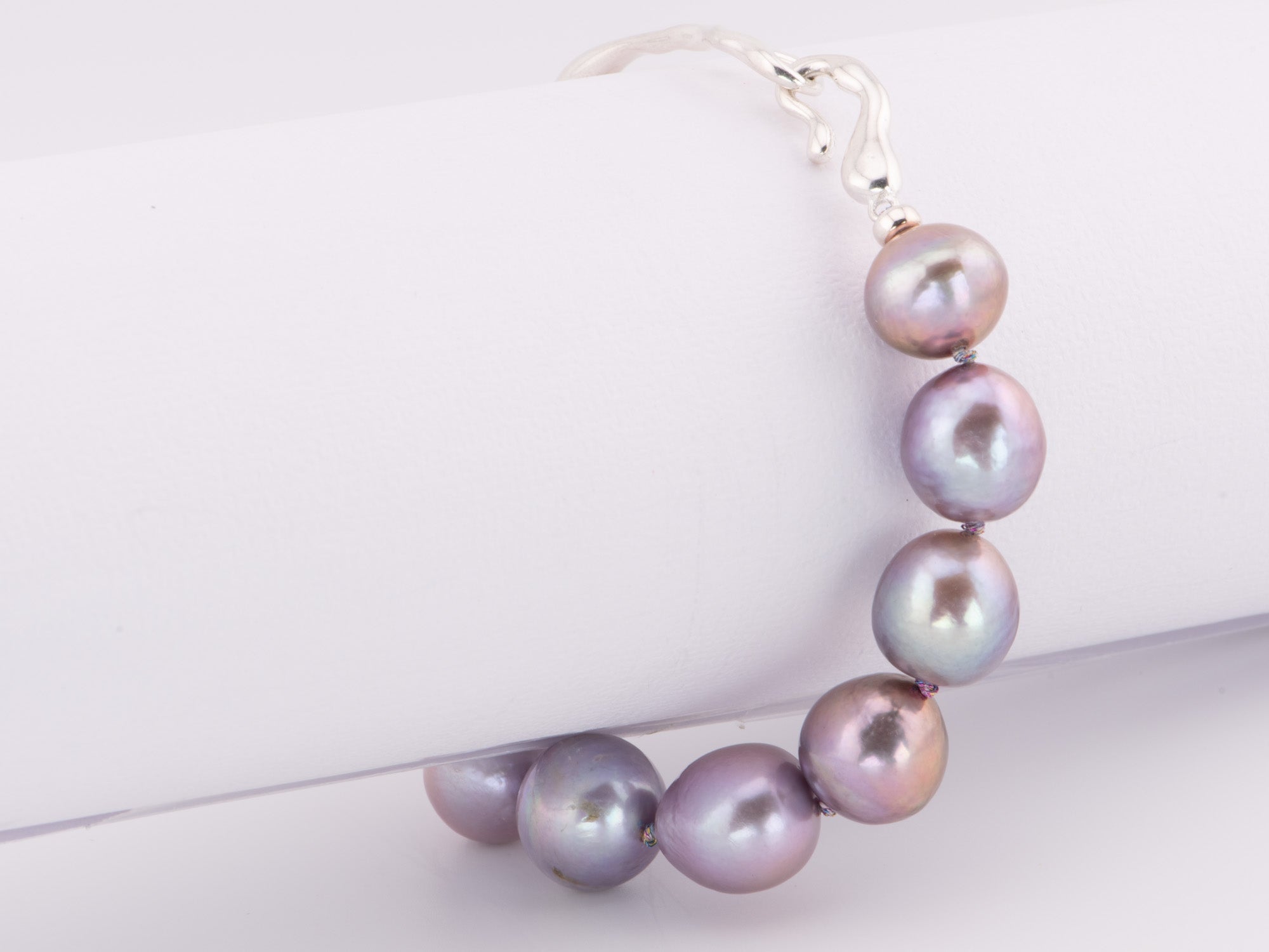 Betty Pearl Bracelet in Mulberry – Hazel & Marie