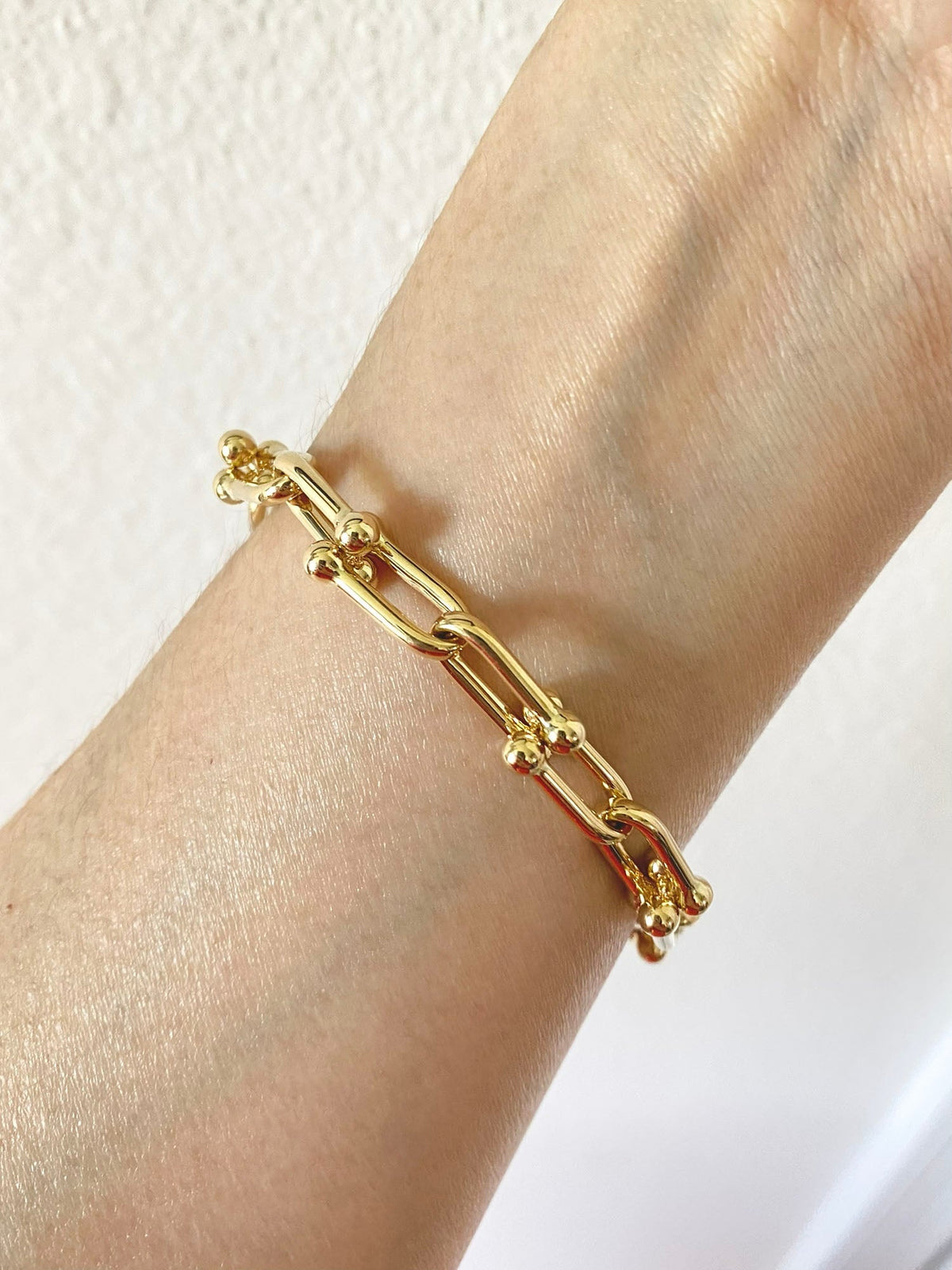 Horseshoe U Link Bracelet Solid 18K Gold 10.52g R2033 Aurora Designer