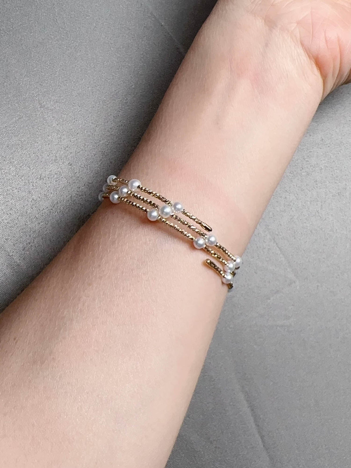 18K Gold Diamond Cut Bead 3-Row Stretchy Bracelet Bangle with Pearls R2123 Aurora Designer