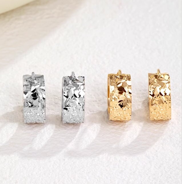 18K Gold 12mm Dual-Tone Sparkle Huggie Earrings Wear Both Sides R3257 Aurora Designer
