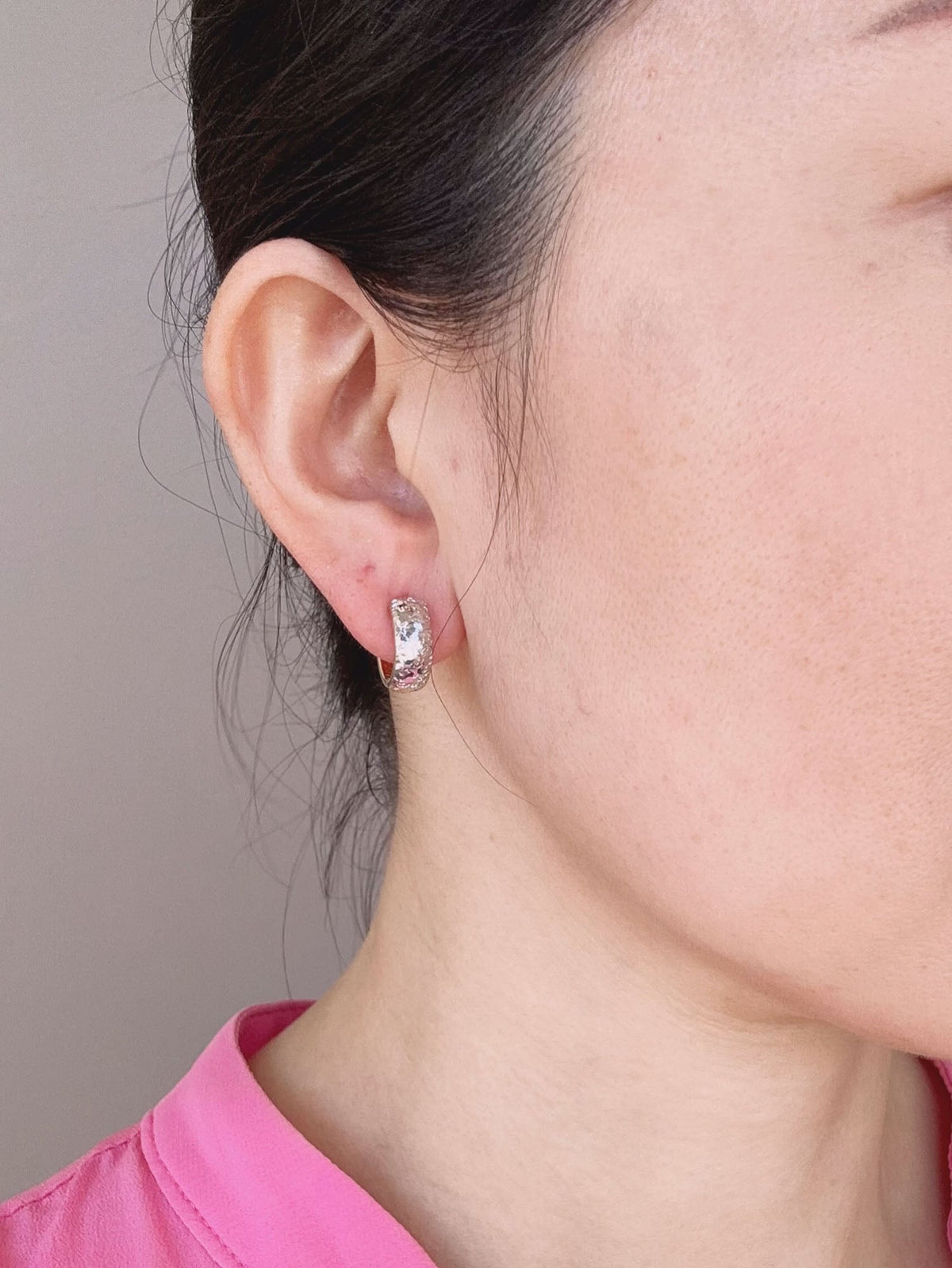 18K Gold Dual Tone Huggie Earrings 15mm Wear Both Sides Yellow and White Gold ~3.8g R3260 Aurora Designer
