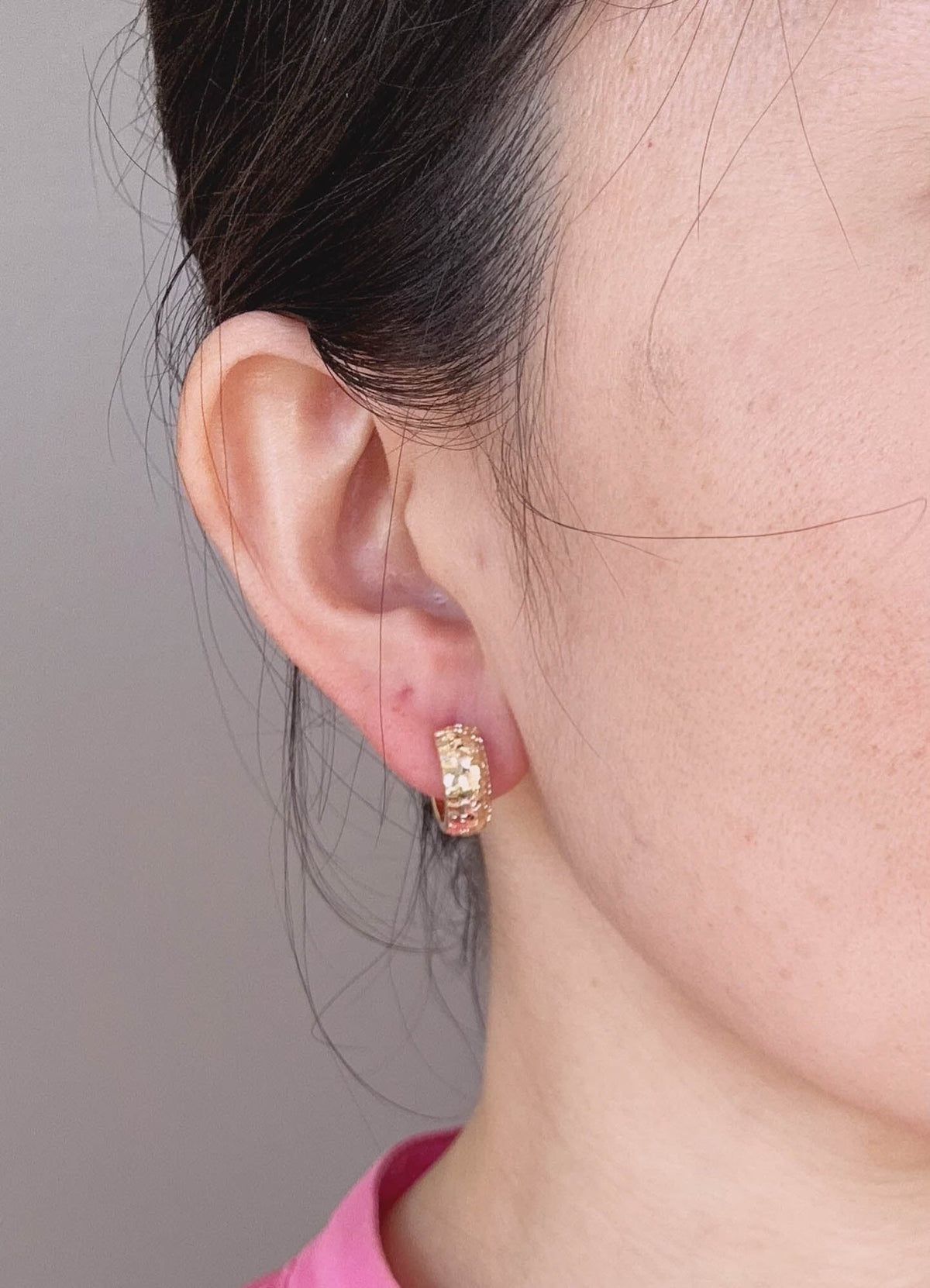 18K Gold Dual Tone Huggie Earrings 15mm Wear Both Sides Yellow and White Gold ~3.8g R3260 Aurora Designer
