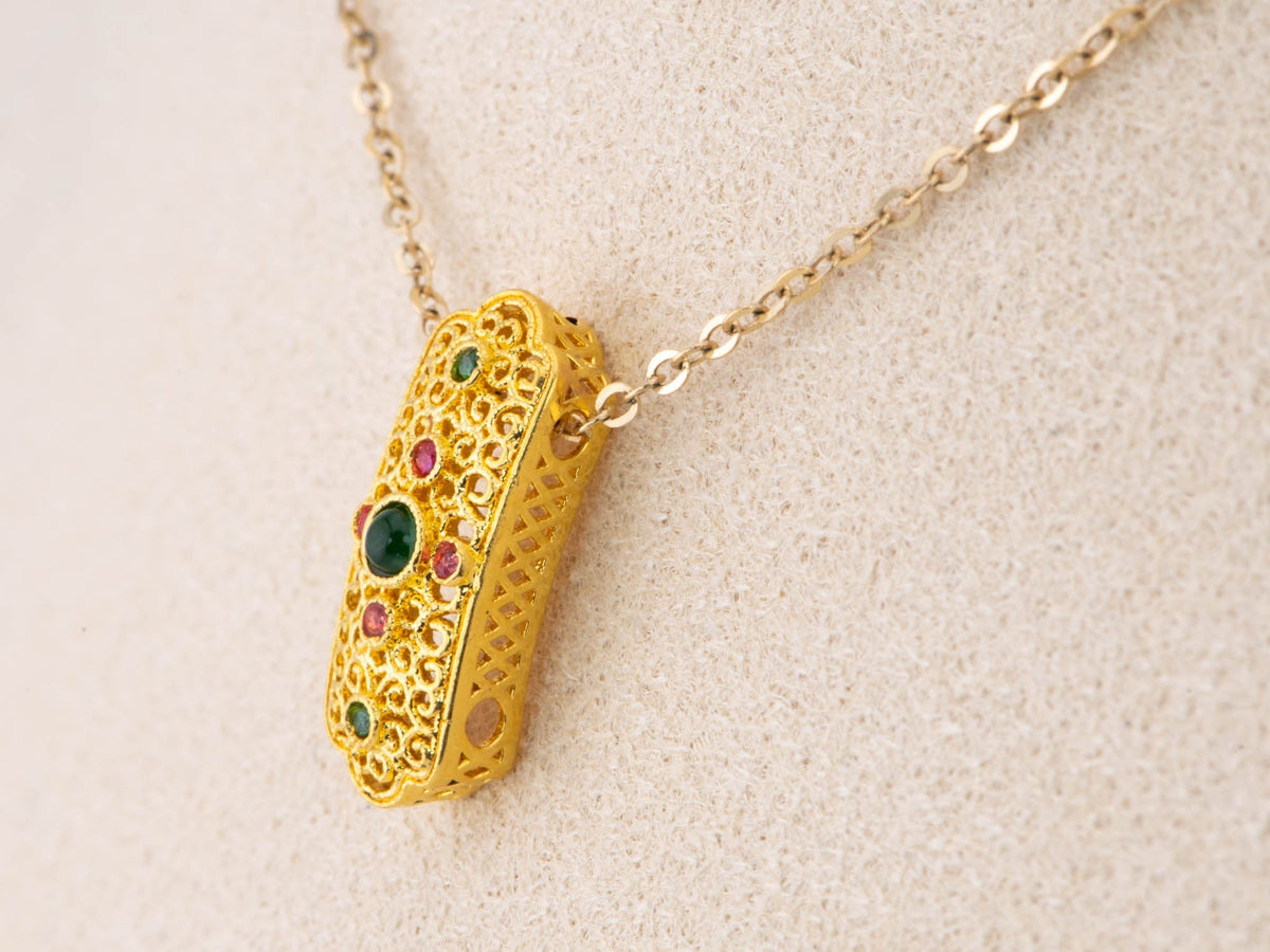 18K Gold Necklace Slider with Delicate Filigree and Jade Jadeite R4487 Aurora Designer