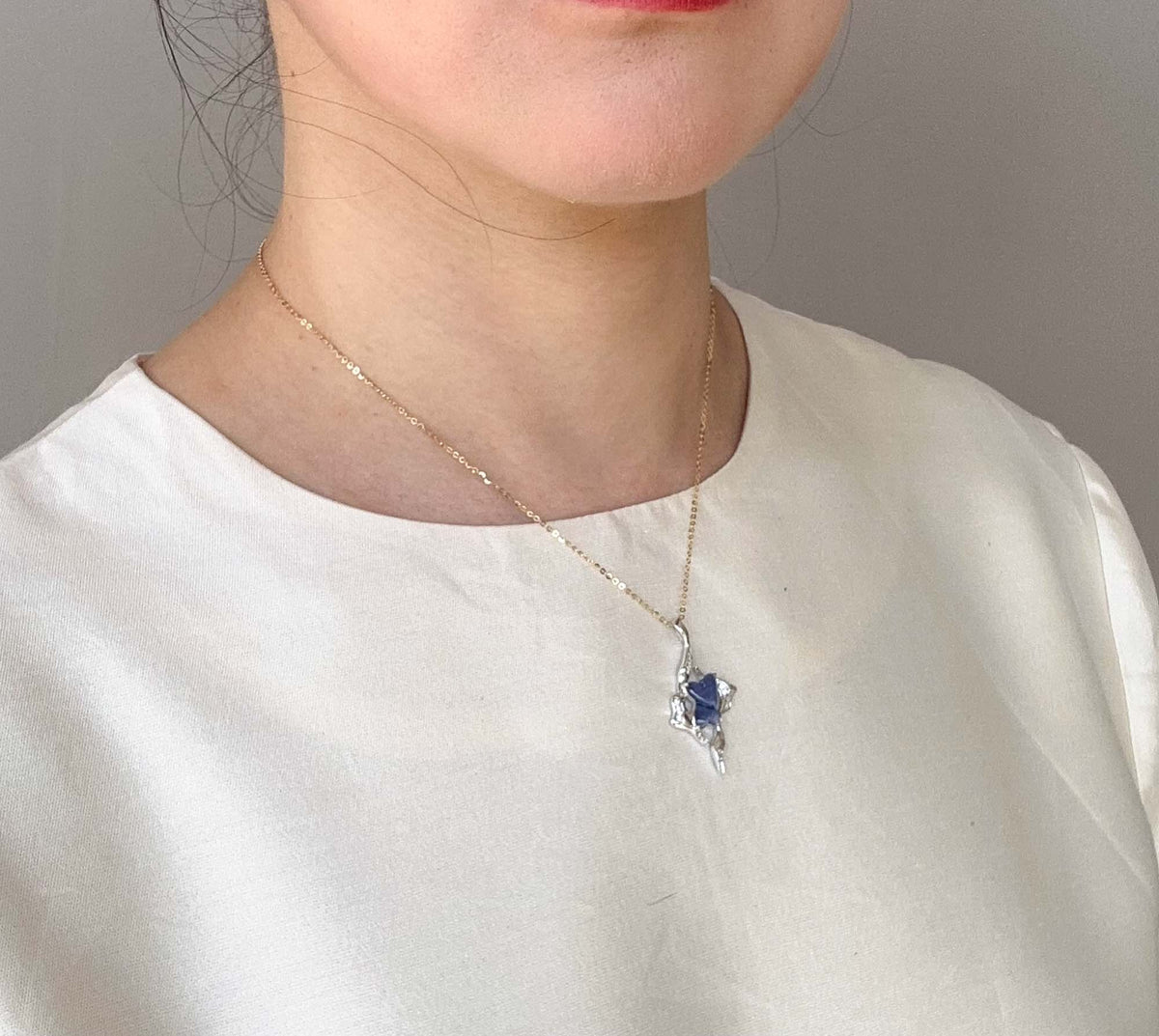 14K White Gold 2.32ct Double Connected Heart Sapphire Pendant with Diamond Brutalist Unique Design R4561 Aurora Designer