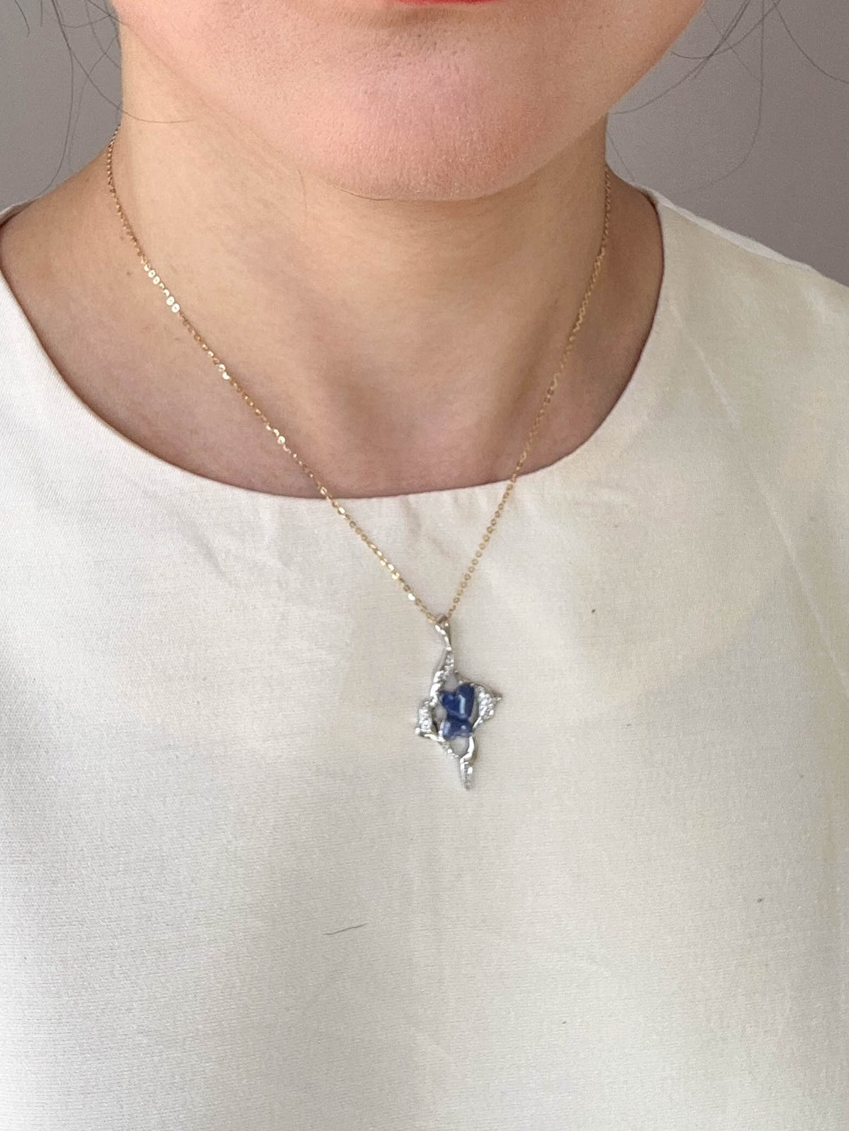 14K White Gold 2.32ct Double Connected Heart Sapphire Pendant with Diamond Brutalist Unique Design R4561 Aurora Designer