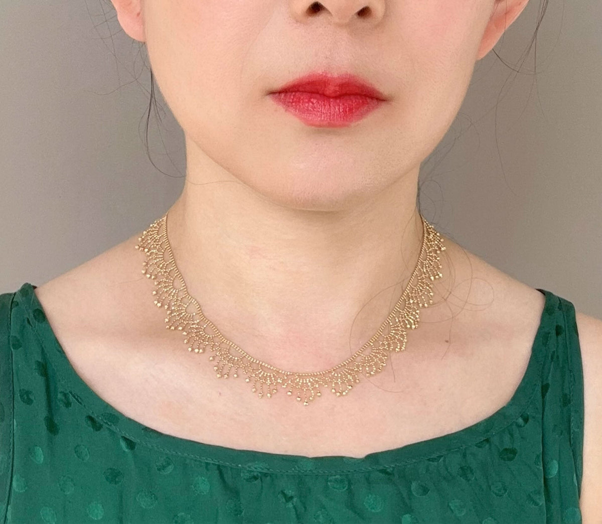 18K Gold Lace Necklace 7.56g Peacock Feather Scallop Design R4576 Aurora Designer