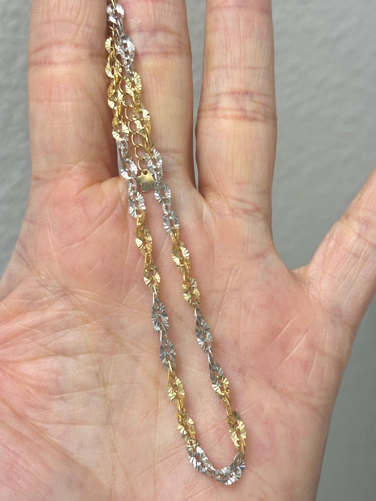 18K Gold Yellow and White Dual-Tone Sparkle Chain Necklace 5g 17.5" R4579 Aurora Designer