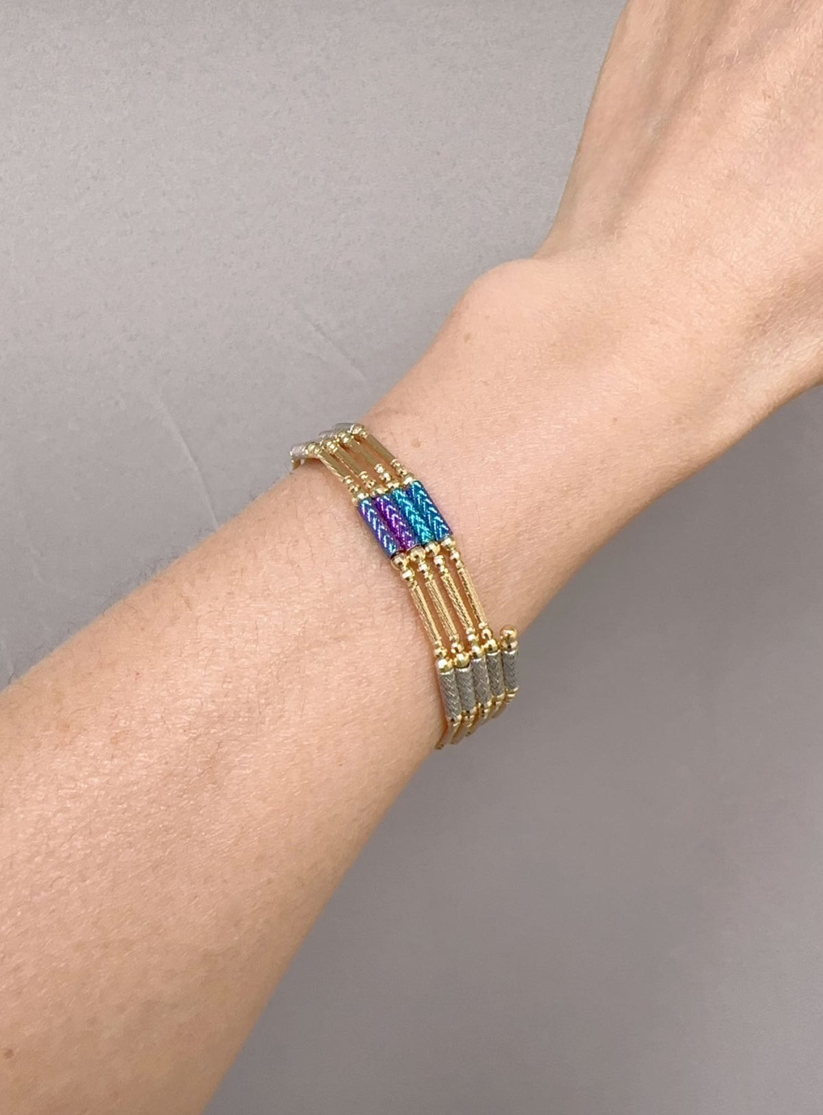 27.5" Multi-Color 18K Gold Magnetic Convertible Necklace Bracelet R4596 Aurora Designer