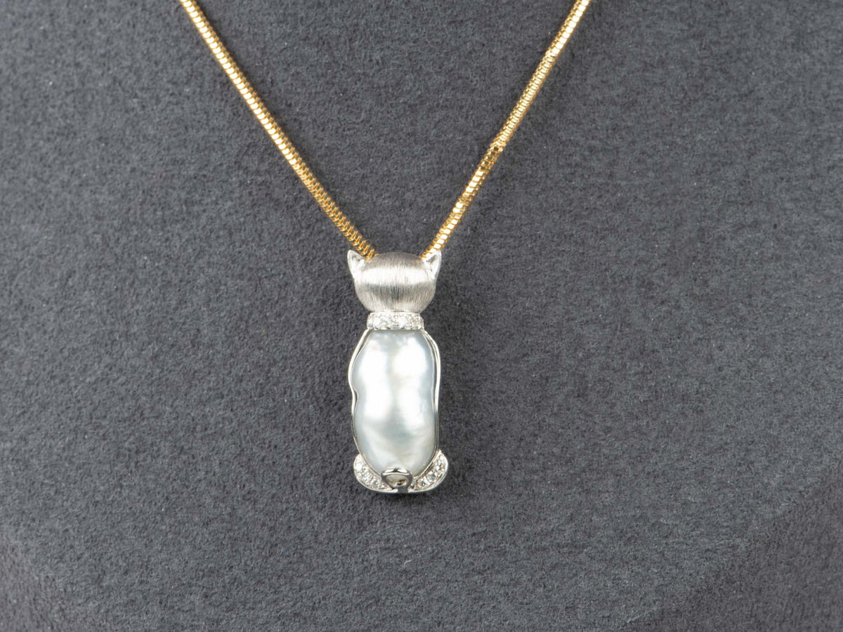 18K White Gold South Sea Keshi Pearl Cat Pendant with Diamond Accent R4604 Aurora Designer