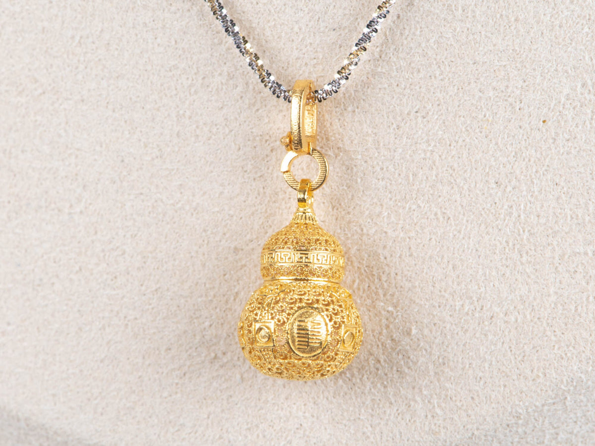 18K Gold Filigree Lucky Gourd Pendant Openable Keepsake R4647 Aurora Designer