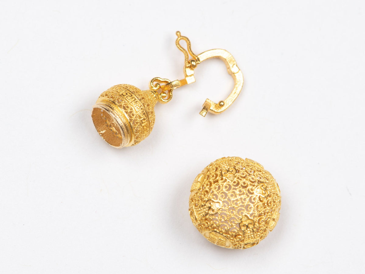 18K Gold Filigree Lucky Gourd Pendant Openable Keepsake R4647 Aurora Designer