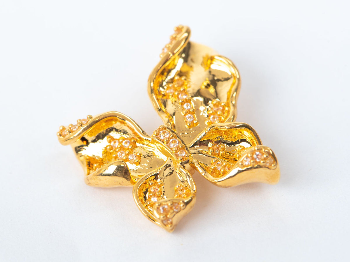 18K Gold Light Weight Butterfly Pendant Charm with Moissanite R4681 Aurora Designer