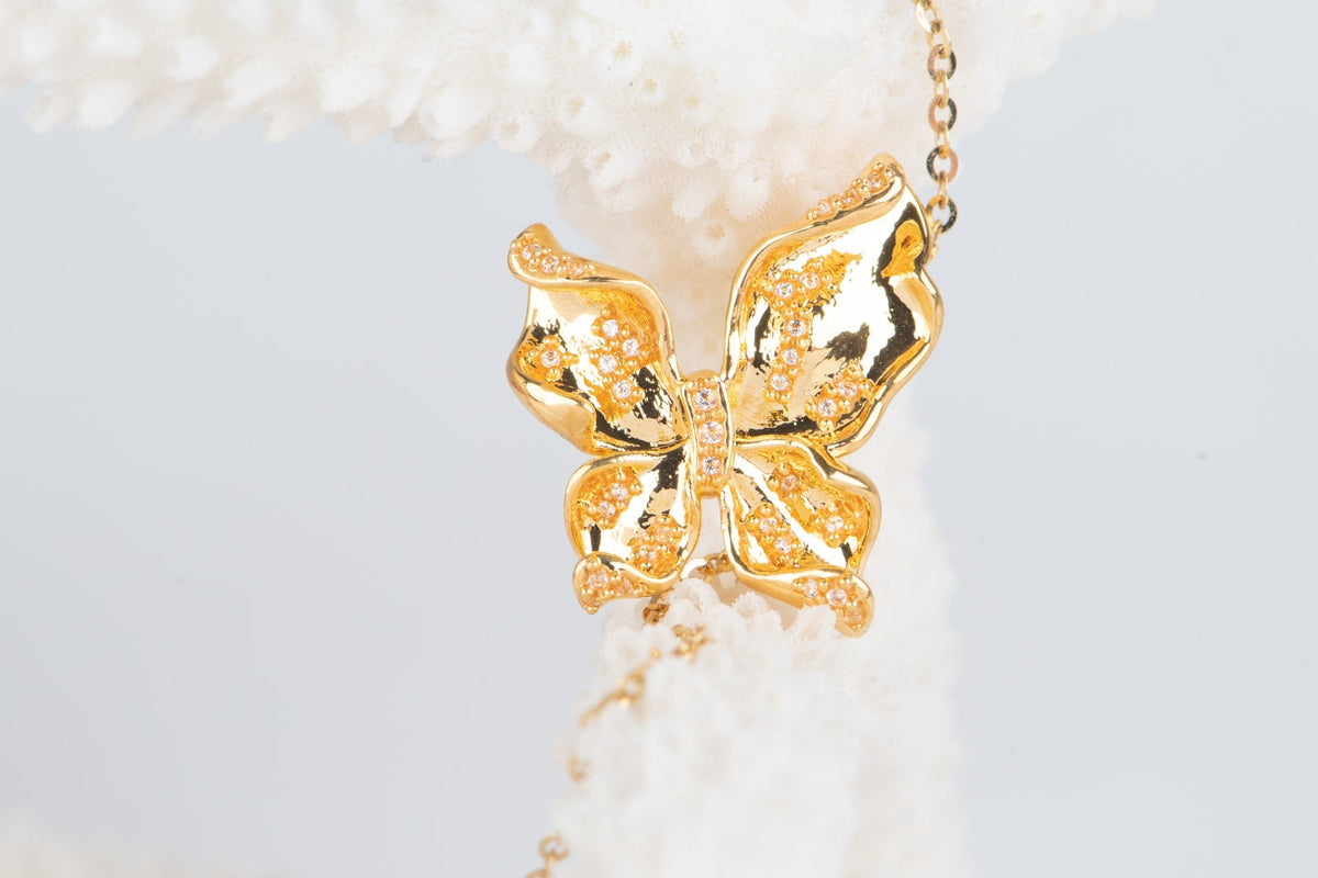 18K Gold Light Weight Butterfly Pendant Charm with Moissanite R4681 Aurora Designer