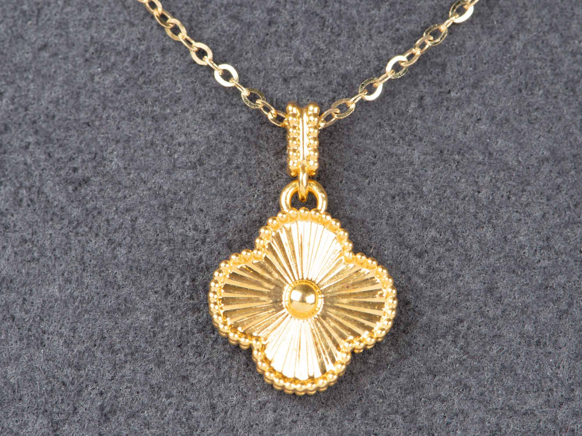 18K Gold Sparkly Clover Flower Pendant Hollow Light Weight R4722 Aurora Designer