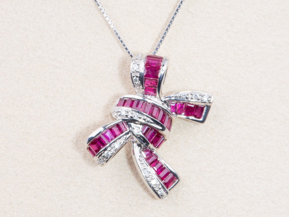 18K White Gold Baguette Ruby and Diamond Ribbon Bow Pendant with Necklace Chain R4739 Aurora Designer
