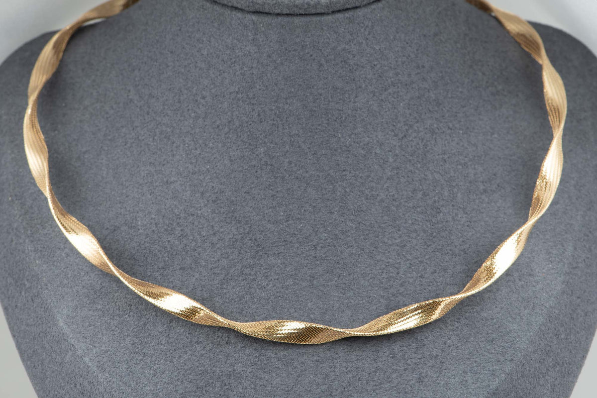 18K Gold 5.4mm Wide Woven Necklace Choker Wave Wavy Design Light Weight Soft Weave Layering R4747
