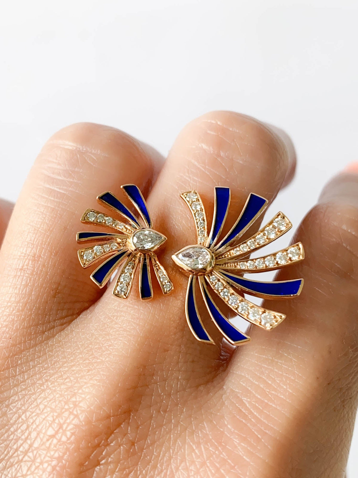 Heavy 18K Gold Open End Fan Ring with Natural Diamond and Blue Enamel Accent 9.8g 0.77ctw diamond R6547 Aurora Designer