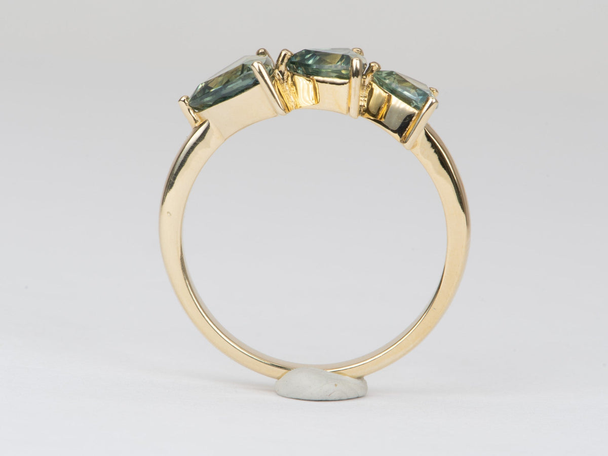 2.4ctw Graduated Size Ombré Color Teal Sapphire Ring 14K Gold R6565 Aurora Designer