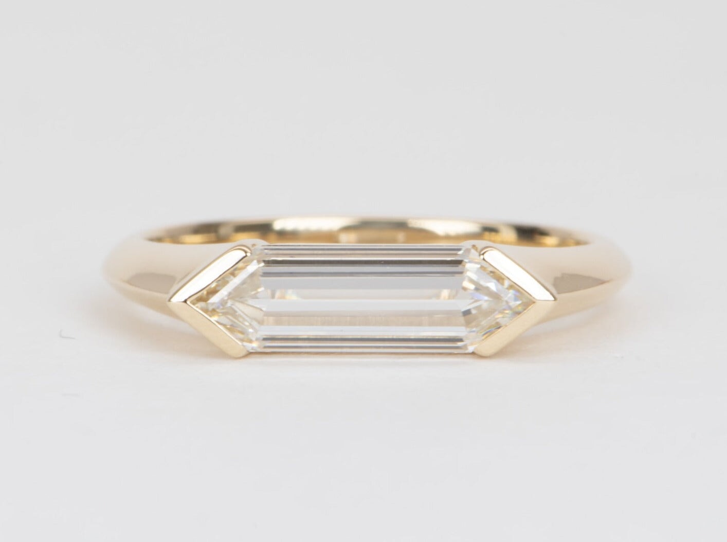 1.61ct Elongated Hexagon Lab Diamond Signet Engagement Ring 14K Gold IGI Certificate R6575 Aurora Designer