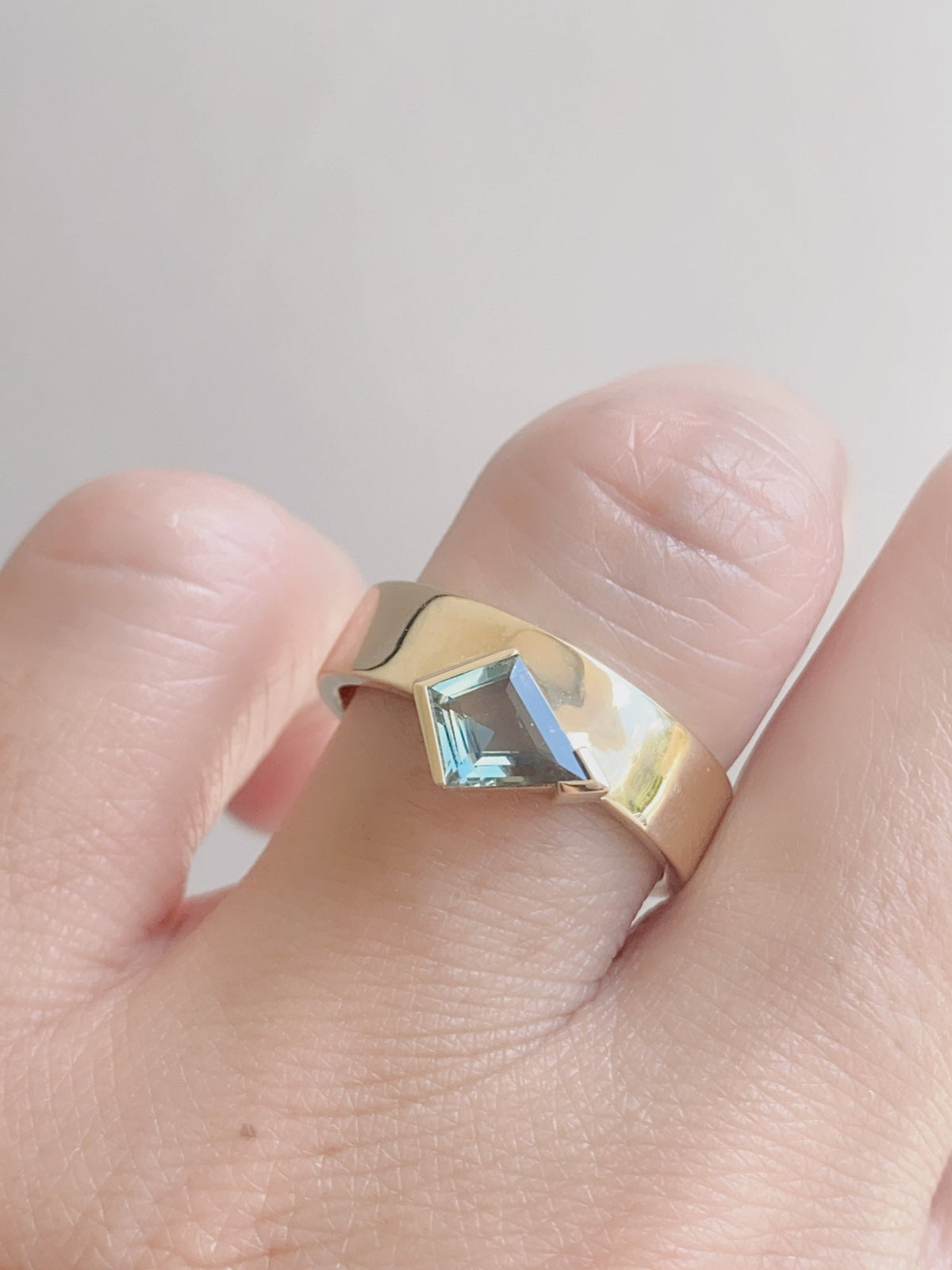 1.01ct Teal Sapphire Half Bezel Set on Wide Band 14K Gold Engagement Ring R6618 Aurora Designer