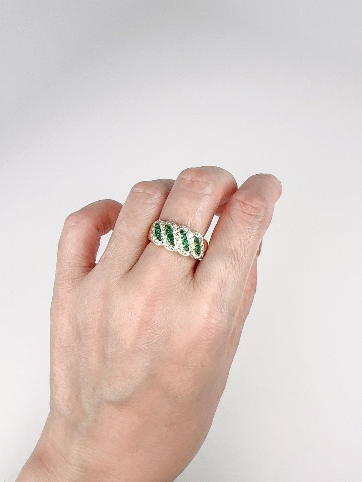 Unique Emerald Cabochon and Diamond Band 18K Gold R6718 Aurora Designer