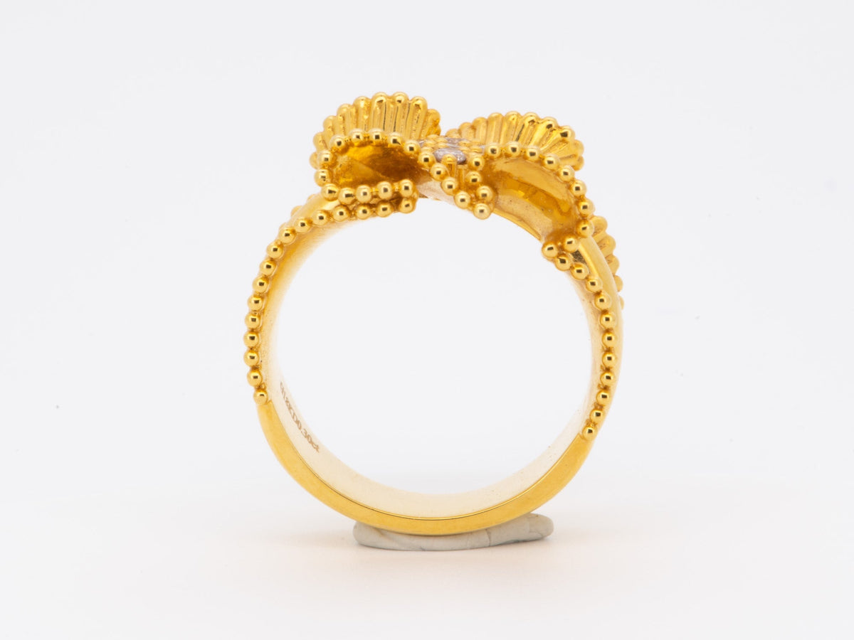 Heavy 18K Gold Ring with Ribbon Design and Diamonds 10.18g R6737 Aurora Designer