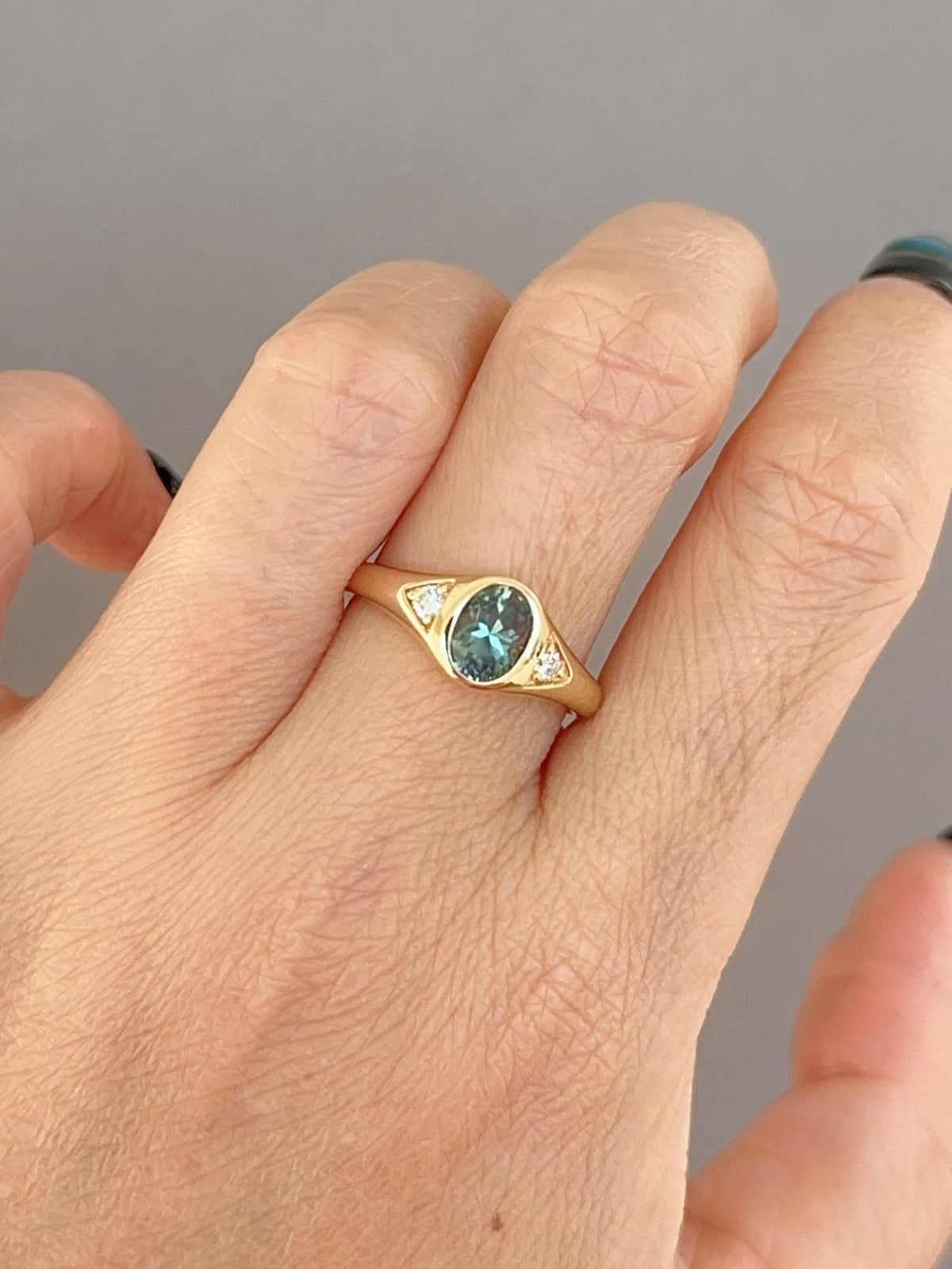 1.03ct Montana Sapphire and Diamond Signet-Style Ring 14K Gold R6750 Aurora Designer