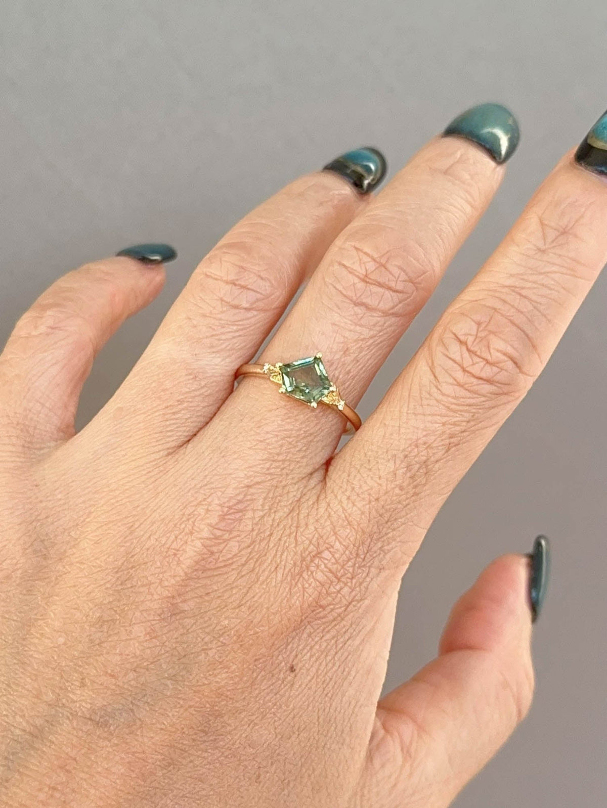 1.46ct Shield Shape Montana Sapphire with Leaf Design Ring 14K Gold R6754 Aurora Designer