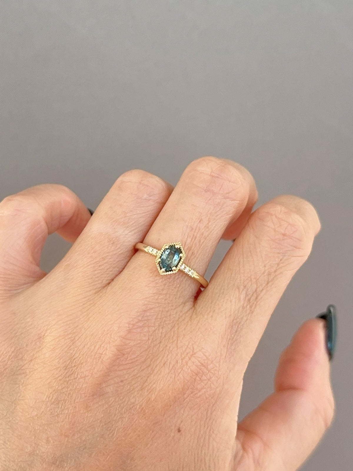 Montana Sapphire in Hexagon Setting Engagement Ring 14K Yellow Gold R6758 Aurora Designer