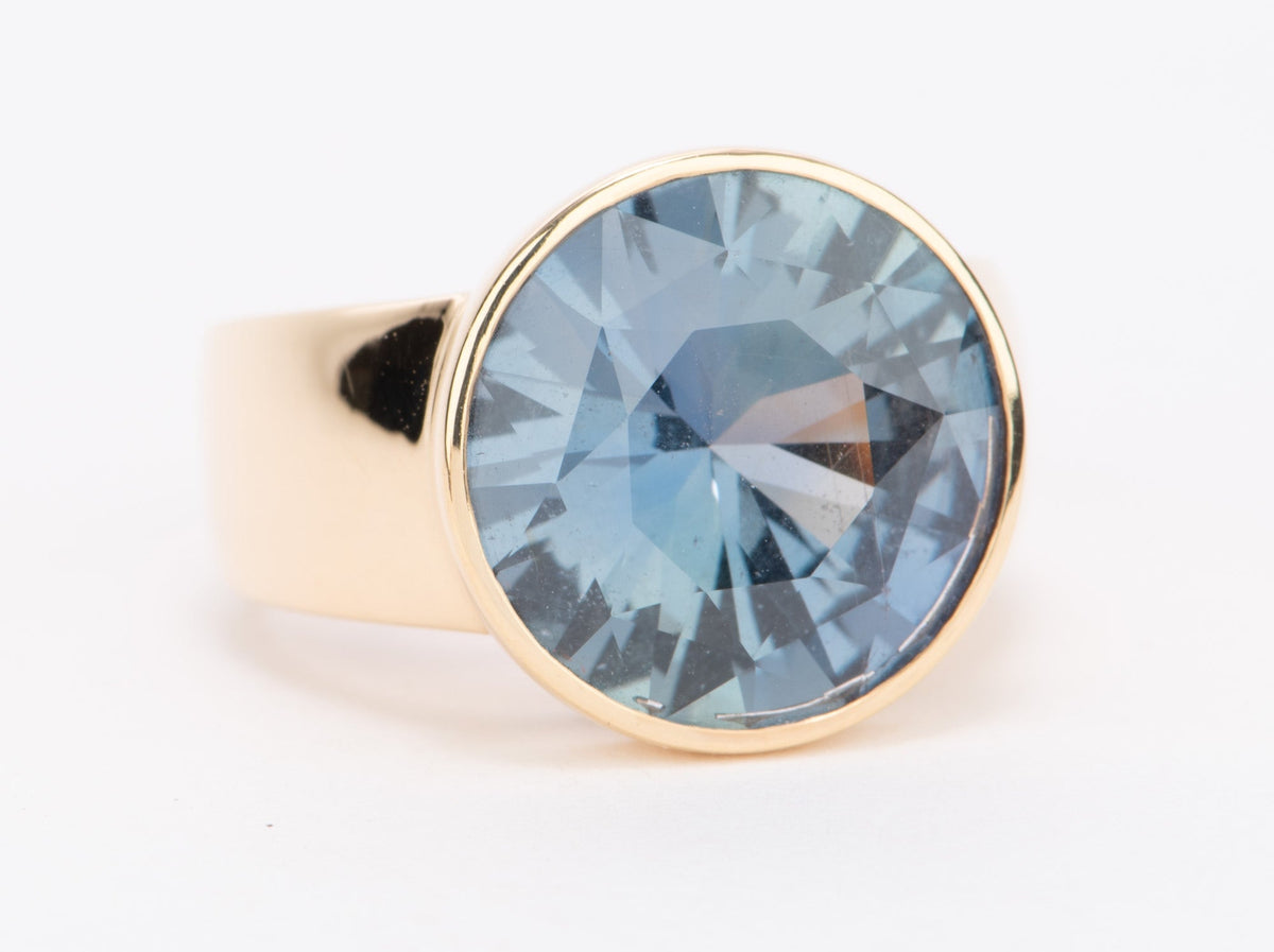 10.48ct GIA-Certified Unheated Sapphire on Wide Band Ring 18K Gold R6766 Aurora Designer