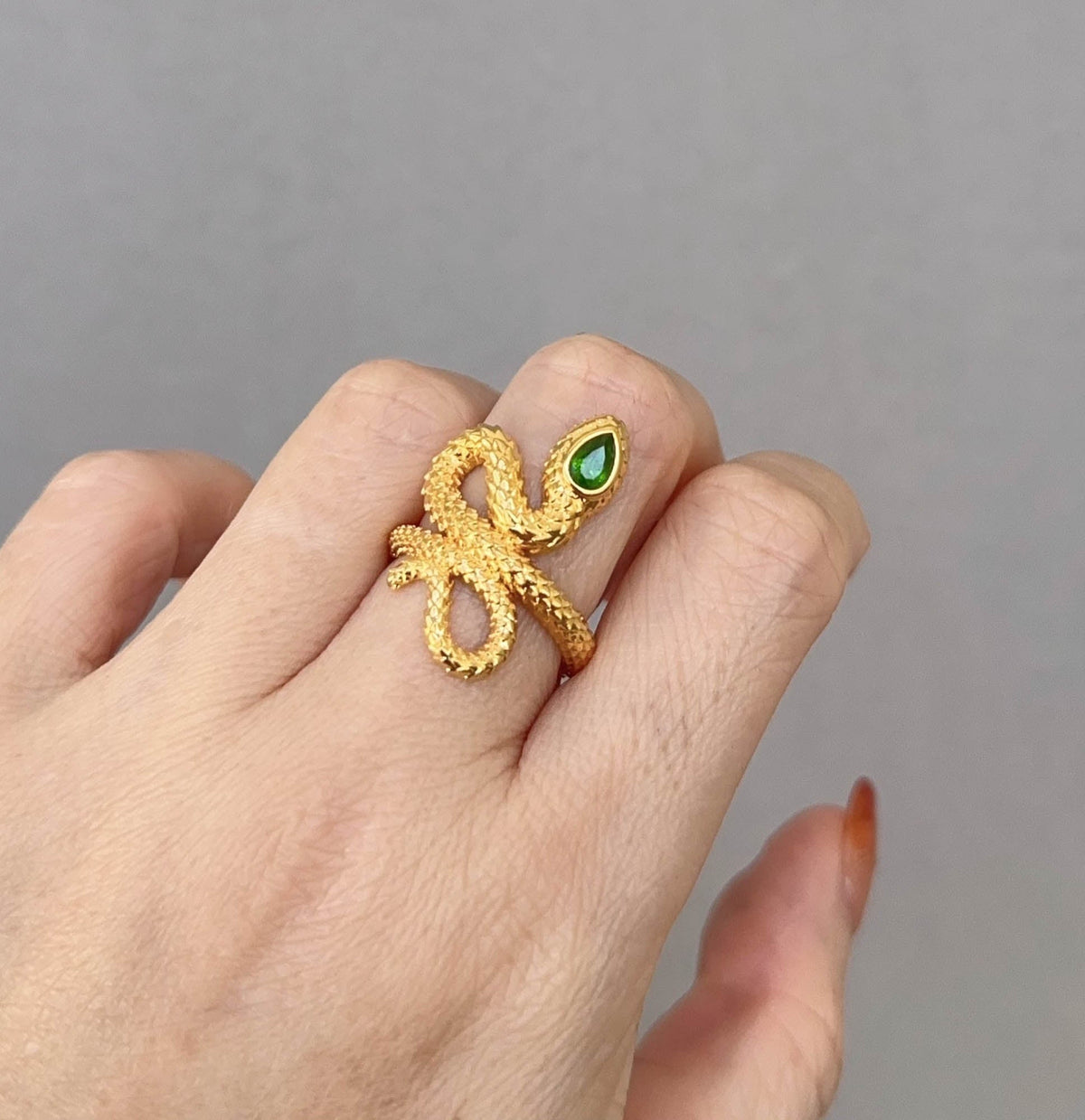 18K Gold Light Weight Snake Coil Ring with Green Gemstone Head R6769 Aurora Designer