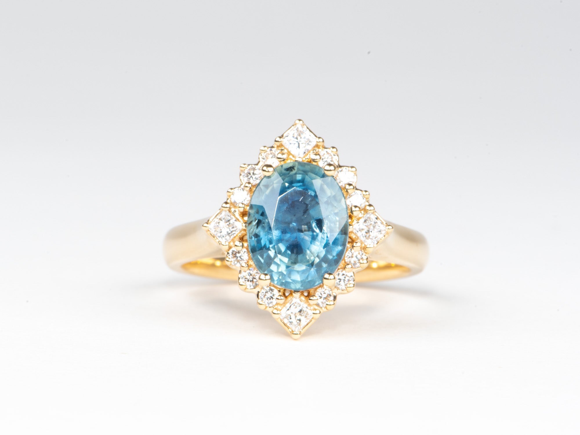 3.21ct Heirloom Sapphire with Diamond Halo 14K Gold Engagement Ring R6779