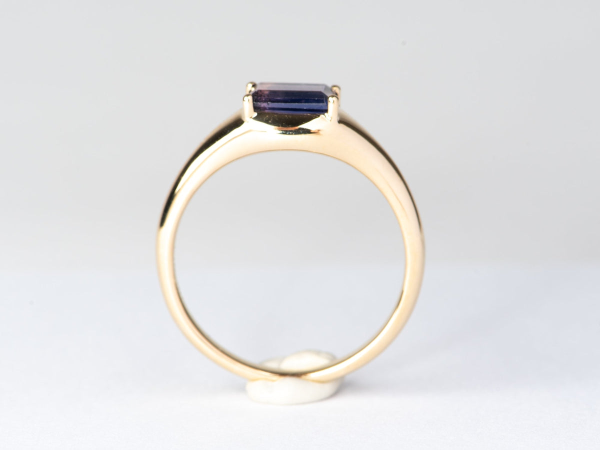 14K Gold Signet Ring with Unique Pinkish Purple Bi-Color Sapphire R6784 Aurora Designer