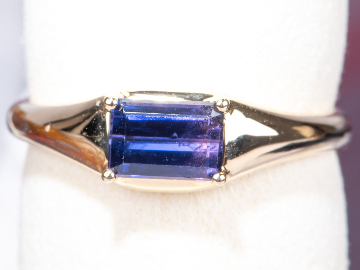 14K Gold Signet Ring with Unique Pinkish Purple Bi-Color Sapphire R6784 Aurora Designer