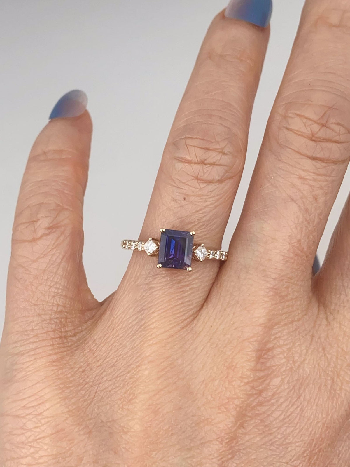 Solid 14K Gold Engagement Ring with 1.32ct Bi-Color Blue Purple Sapphire with Diamond Accent R6816 Aurora Designer