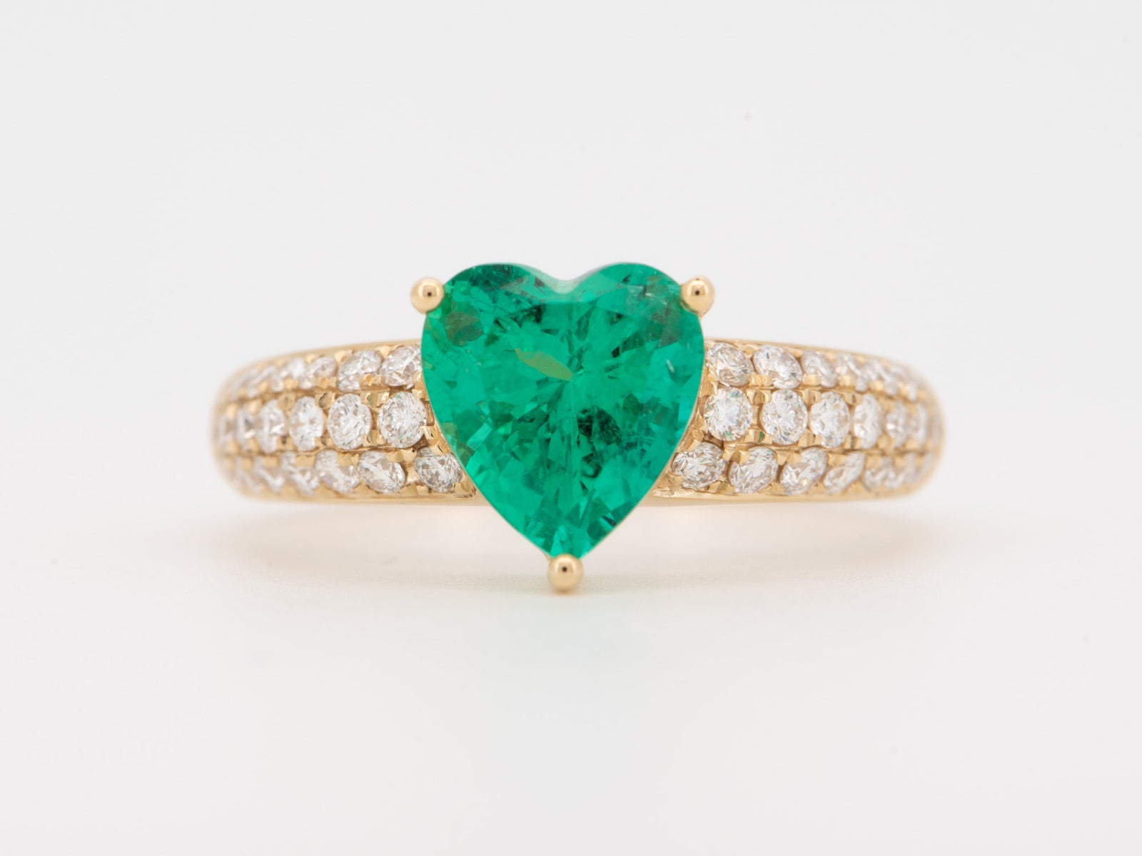 14K Gold Colombian Emerald on Diamond Pave Engagement Ring Heart-Shaped Gemstone GIA Certificate F1 Minor Oil R6819 Aurora Designer