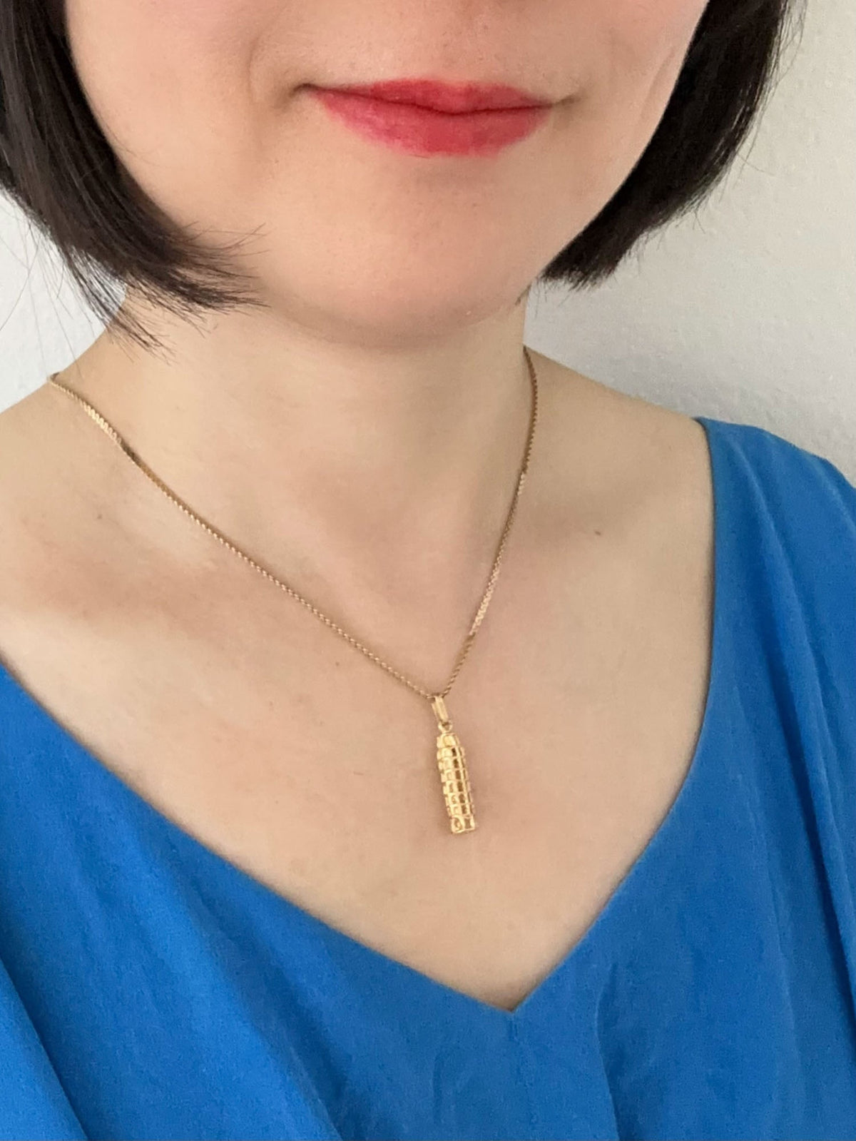 18K Gold Pisa Leaning Tower Pendant Charm Fun Italy Gold Stamped 750 V1058 Aurora Designer