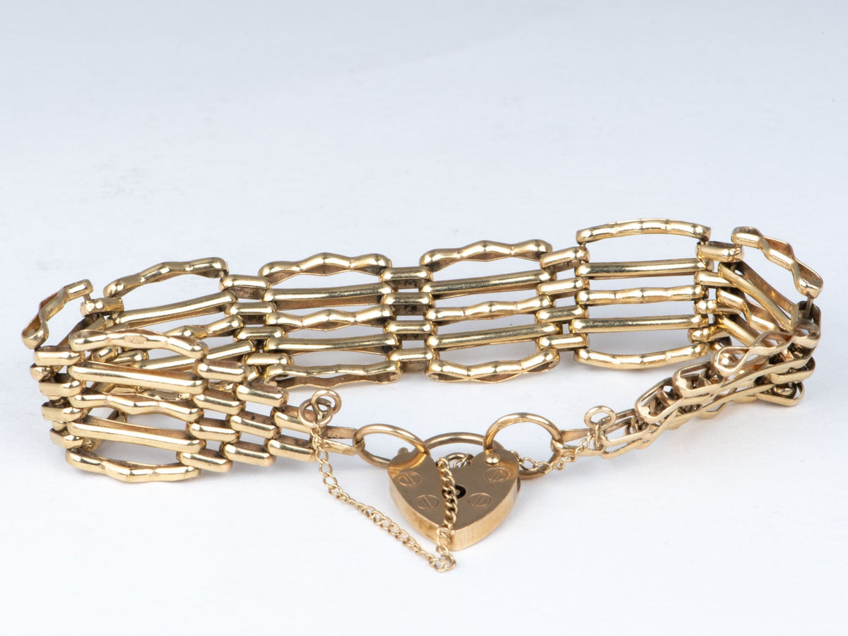 9K Gold Vintage Wide Gate Link Bracelet with Padlock Heart Clasp 6.75" Has Safety Link Heavy 15g+ Assayed 375 V1064 Aurora Designer