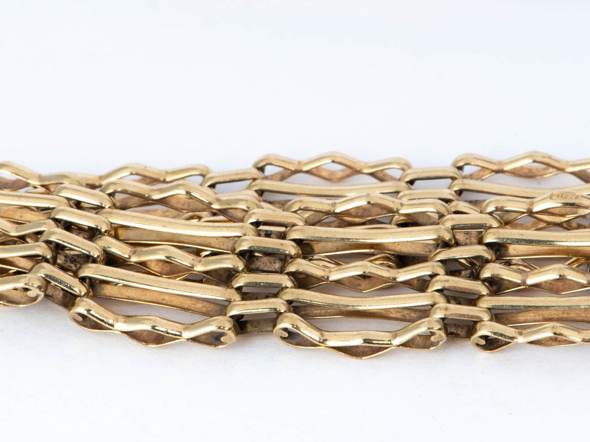 9K Gold Vintage Wide Gate Link Bracelet with Padlock Heart Clasp 6.75" Has Safety Link Heavy 15g+ Assayed 375 V1064 Aurora Designer
