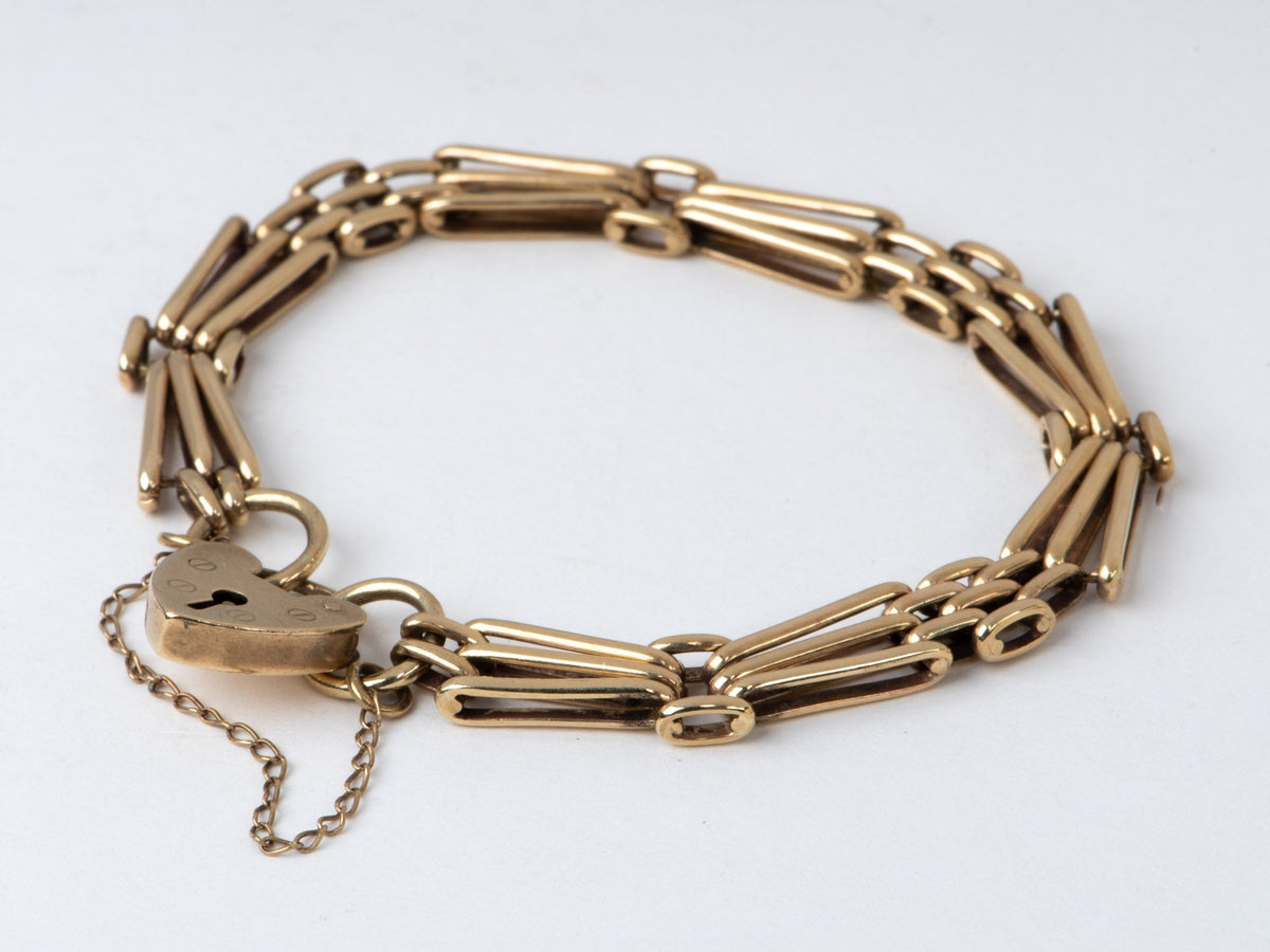 9K Gold Vintage Gate Link Bracelet with Padlock Heart Clasp 7" Has Safety Link Heavy 15g+ Assayed 375 V1067 Aurora Designer