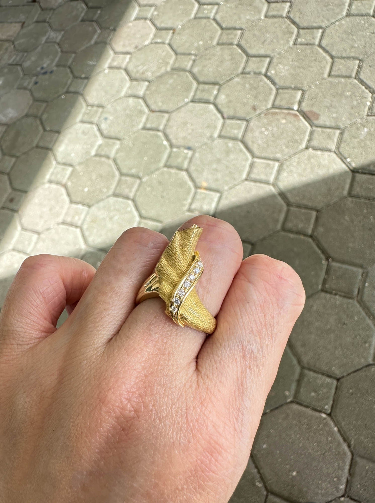 Textured Ribbon Wing Ring 18K Gold V1101 Aurora Designer