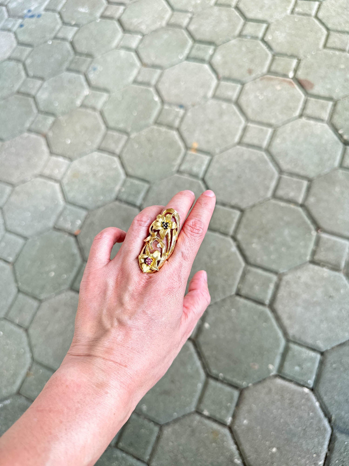 Elongated Floral Design Statement Ring 18K Gold 15.9g V1104 Aurora Designer