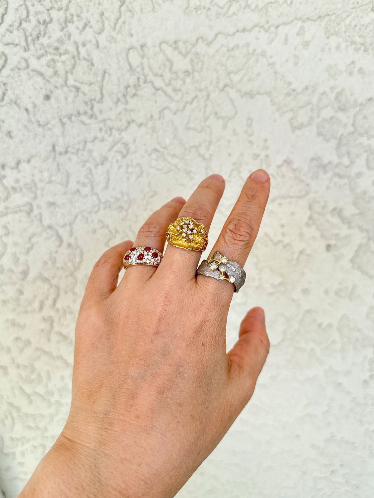 Wide Dome Band with Pave Diamond and Cabochon Ruby 18K Gold 6.6g V1117 Aurora Designer