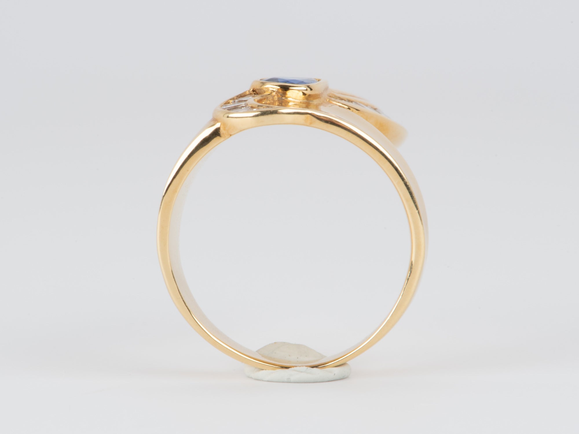 Wing Tip Ring with Blue Sapphire 18K Gold 10.7g V1123 - Aurora Designer