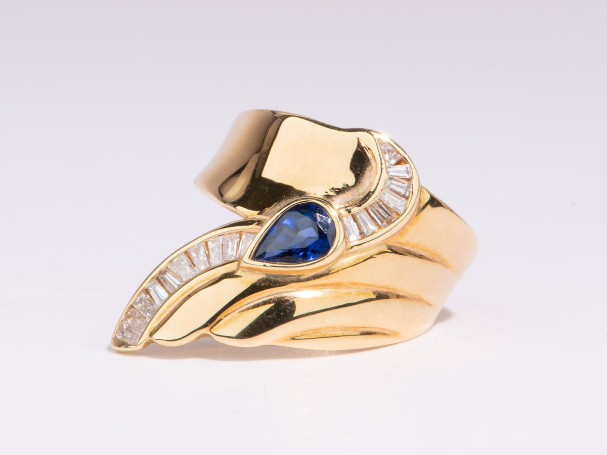 Wing Tip Ring with Blue Sapphire 18K Gold 10.7g V1123 Aurora Designer