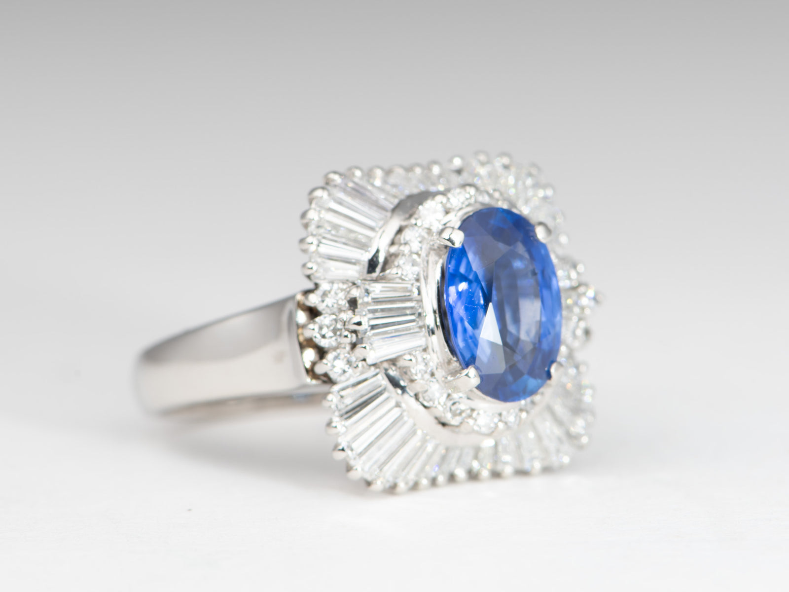 Stunning Platinum Ring 2.186ct Sapphire with 1.36ct Baguette Diamond Halo Heavy 10.8g PT900 V1188